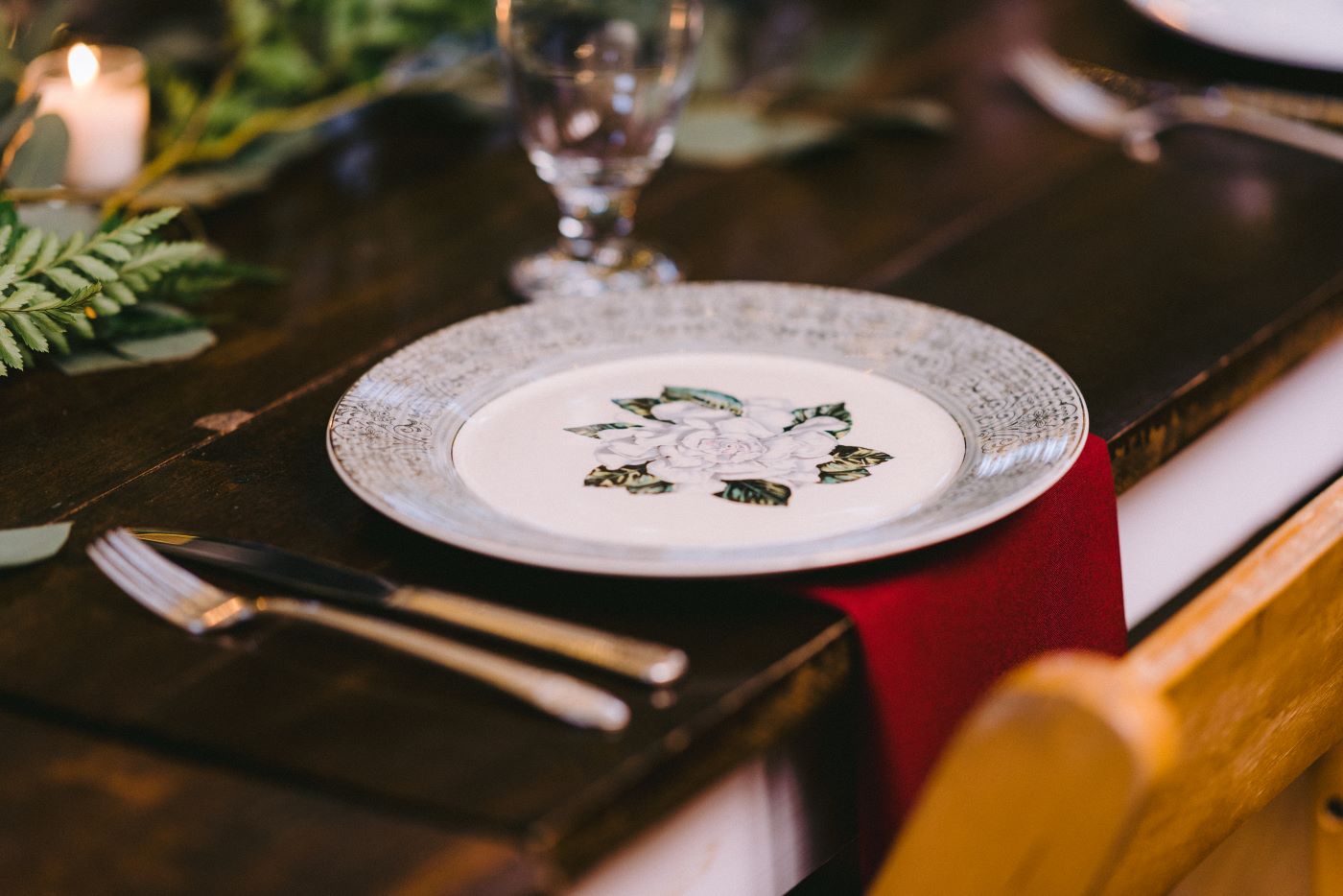 Plates For Your Wedding - Paper, Plastic, or China?